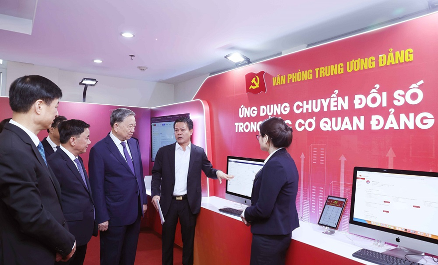 Phải chăng chuyển đổi số gây phiền hà cho người dân, doanh nghiệp?
